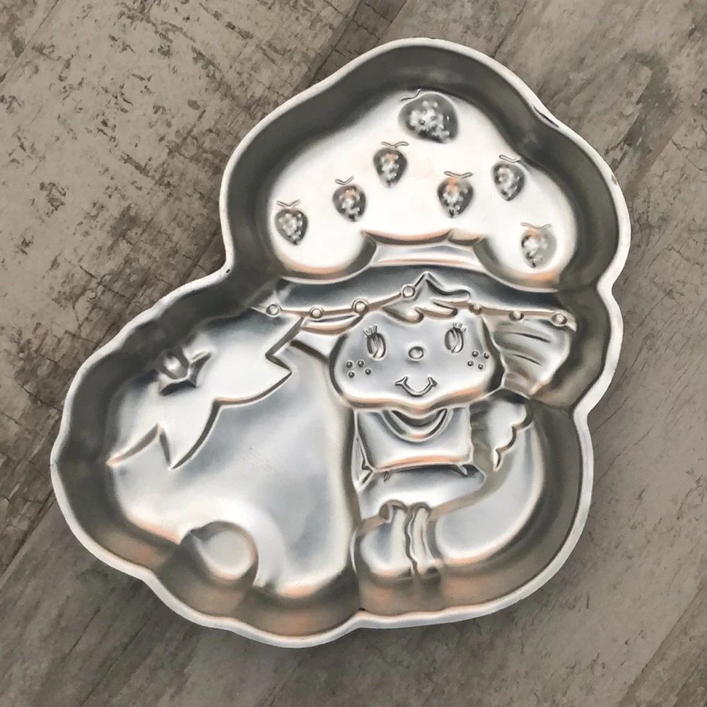 Vintage 1981 Strawberry Shortcake Cake Pan - Picture 2 of 6
